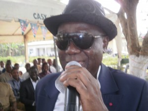 Ekambi Brilliant, Cameroon's music icon, was invited to entertain the children of Dibombari