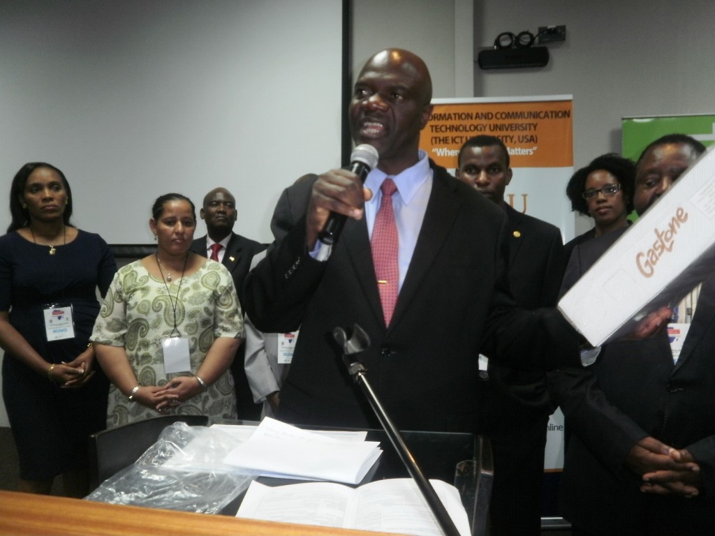 Prof Mutambara appreciates gift from Prof Chumbow