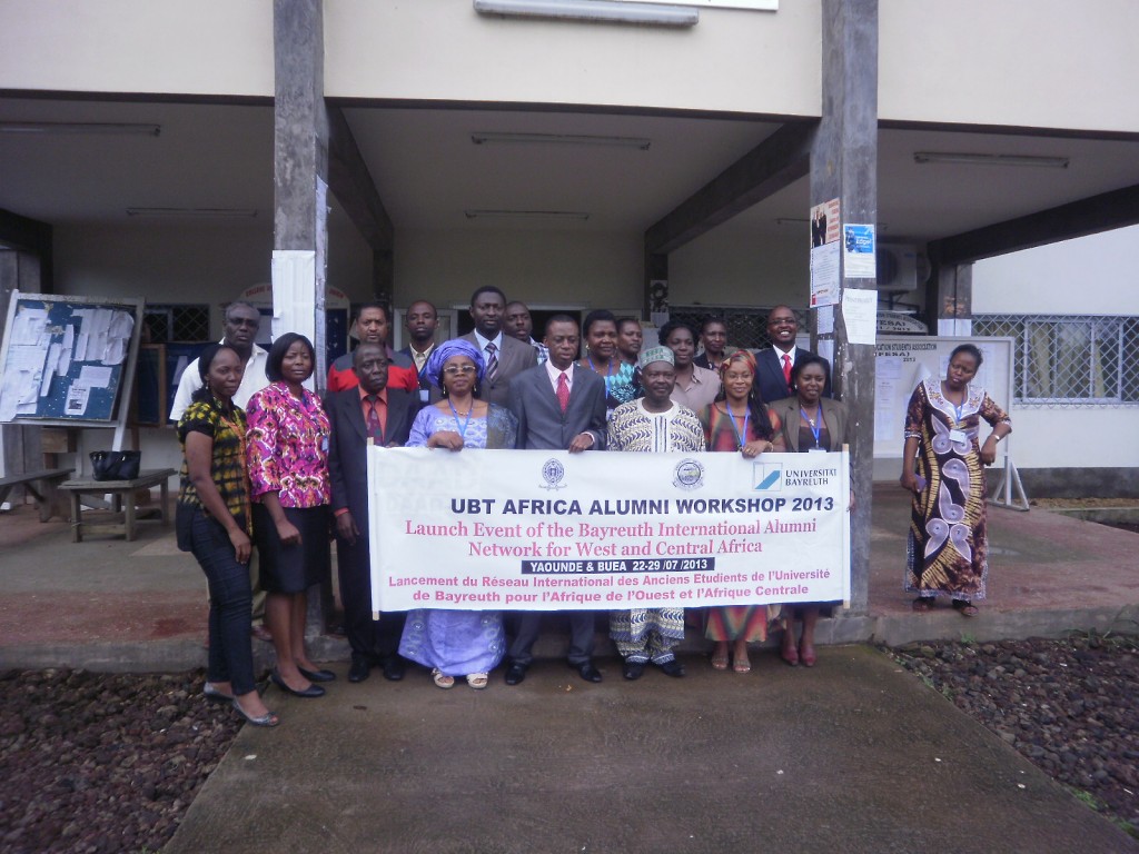 DAAD & Bayreuth Alumni pose for a family pic with Prof. Ngoh (with suit in the middle)